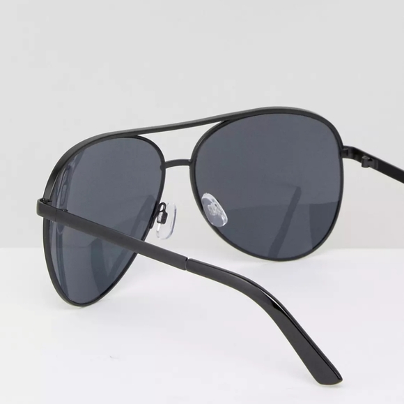 QUAY Australia Vivienne Sunglasses. - Picture 3 of 14
